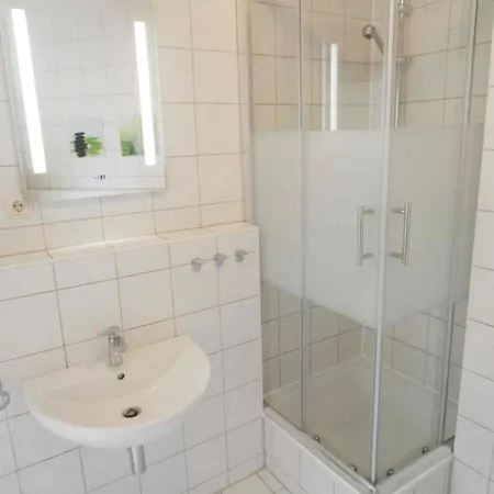Stralsund, Grosser Balkon, Laendlich Ruhig, 5 Minuten Zur Stadt Appartement *