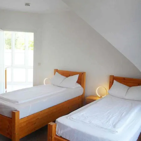 Appartement Stralsund, Grosser Balkon, Laendlich Ruhig, 5 Minuten Zur Stadt