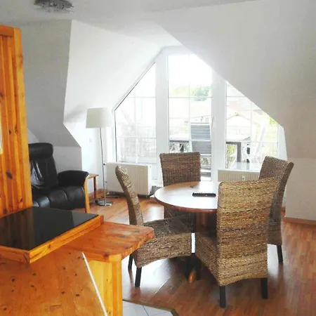 Appartement Stralsund, Grosser Balkon, Laendlich Ruhig, 5 Minuten Zur Stadt *