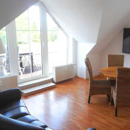 Appartement Stralsund, Grosser Balkon, Laendlich Ruhig, 5 Minuten Zur Stadt